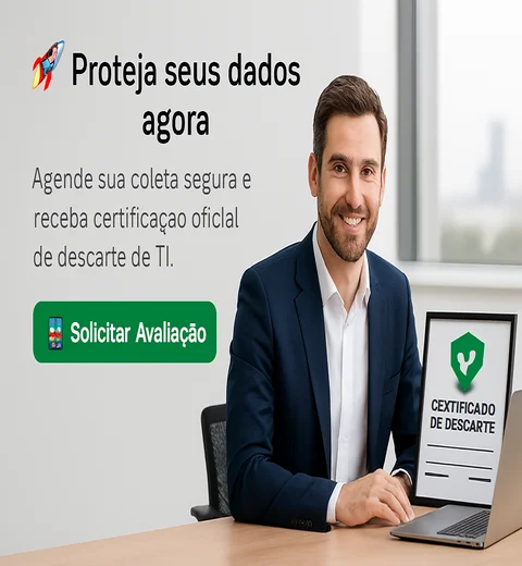 Profissional em escritório com certificado de descarte de TI e notebook corporativo