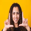 Cliente Ana satisfeita com coleta corporativa e conformidade LGPD